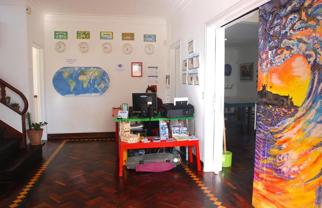 Carcavelos Surf Hostel-1